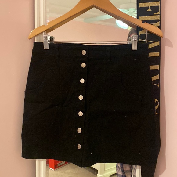 💙 CLOSET CLEANOUT 3 for $20 SALE 💙 Black Button Down Skirt - Picture 1 of 1